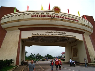 Laos - Vietnam boost cross border exchange